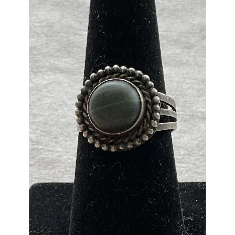 vintage Southwestern sterling silver ring Green Malachite Size 7.75